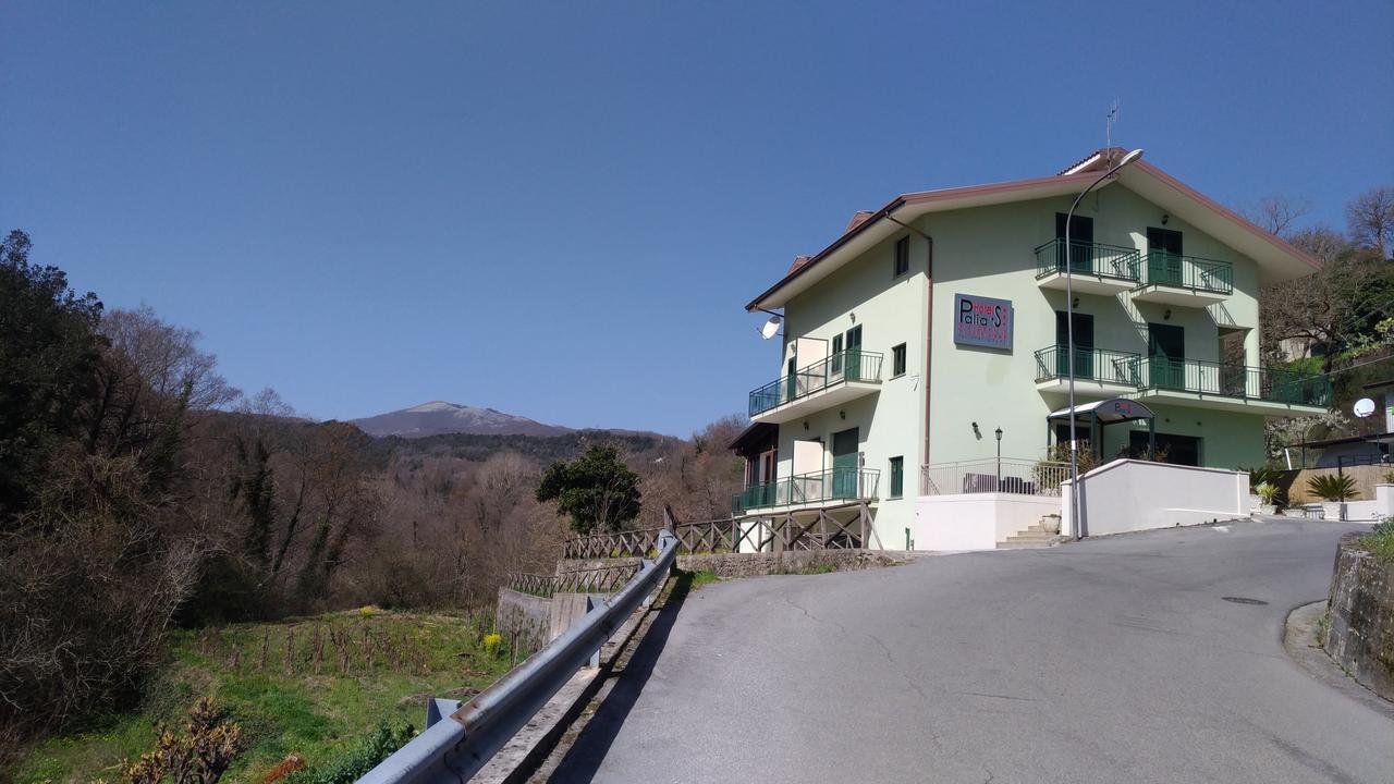 Palia'S Hotel Laino Borgo Екстериор снимка